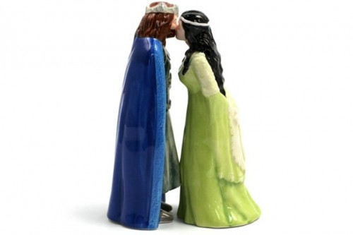Lord of the rings salt and pepper shakers aragorn and arwen