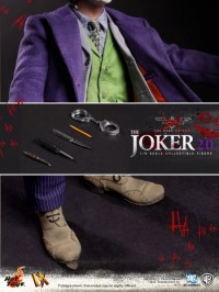 hot-toys-joker-the-dark-knight-heath-ledger-figure-20-450x600