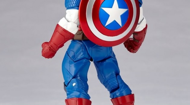 Revoltech-Captain-America-Figure-010
