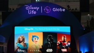 Disney-Life-Globe-FlipGeeks